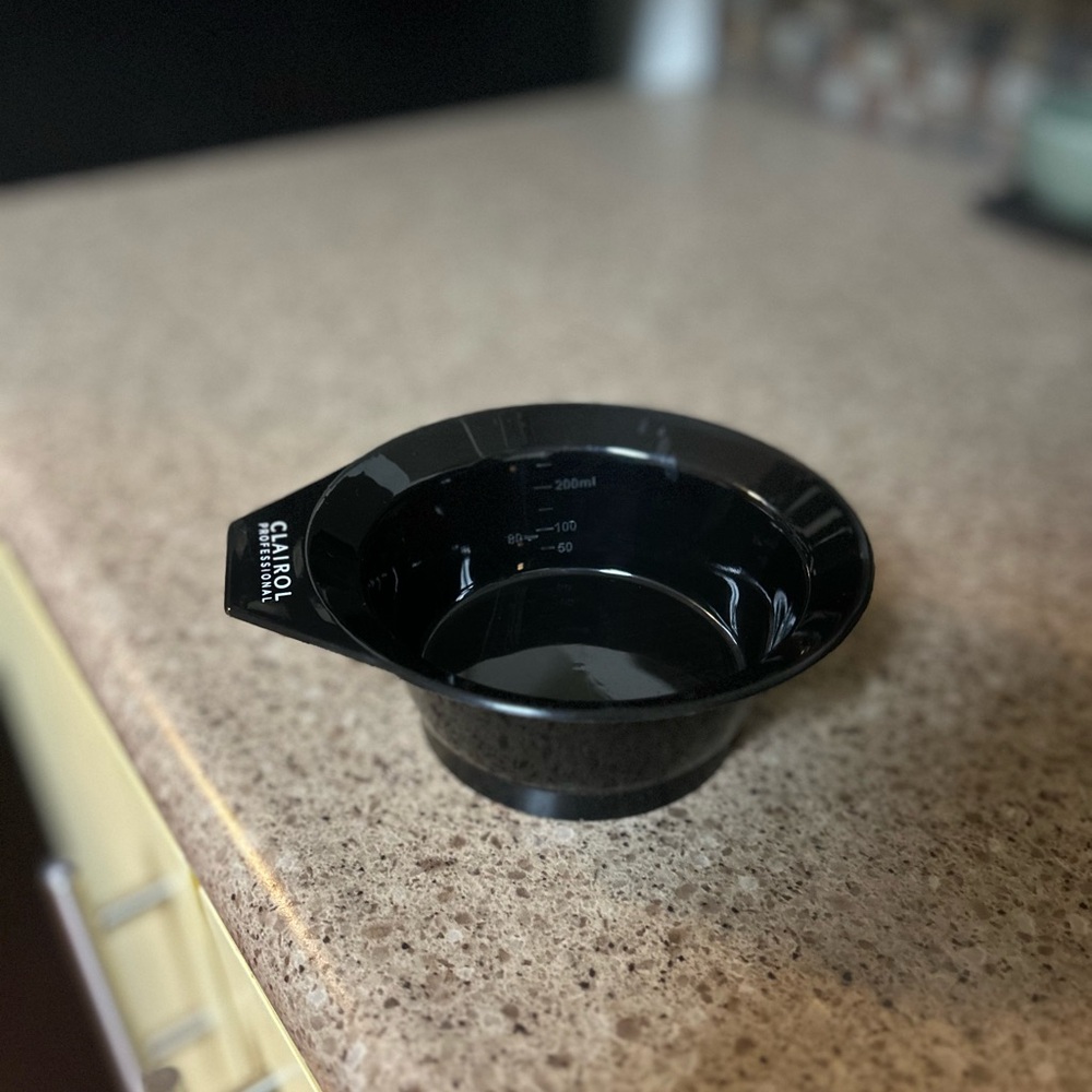 CLAIROL PROFESSIONAL | Black Mixing Bowl for Hair Dye and Toner